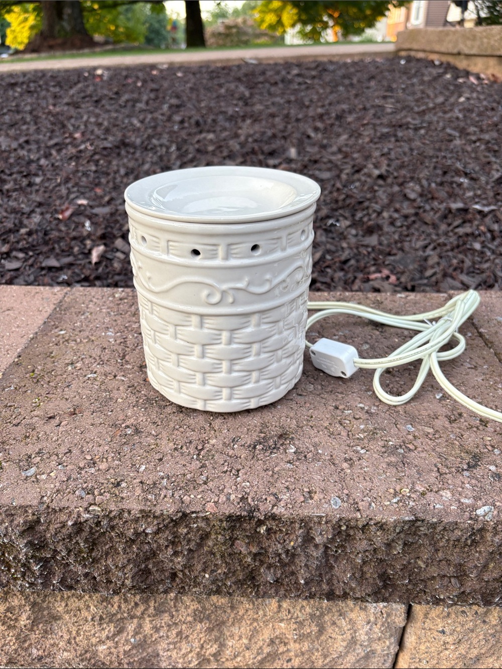 Ivory Ceramic Electric Wax Warmer with Woven Scroll Detail